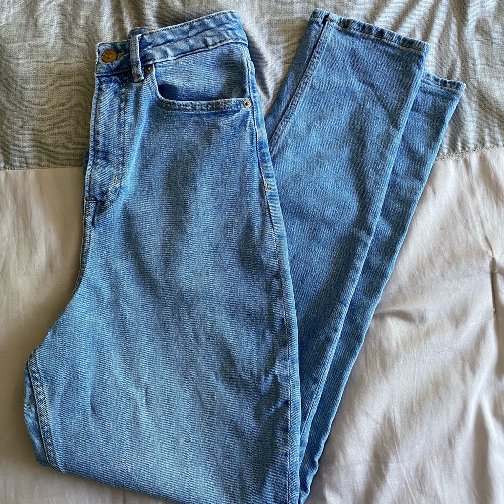 High waisted light wash mom jeans